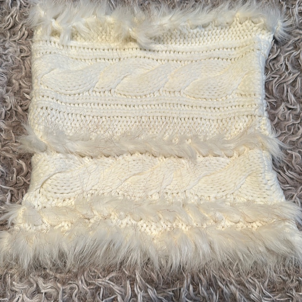 Scarf cowel neck with fur trim